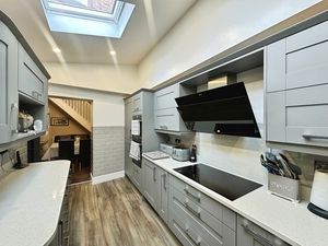 Kitchen- click for photo gallery